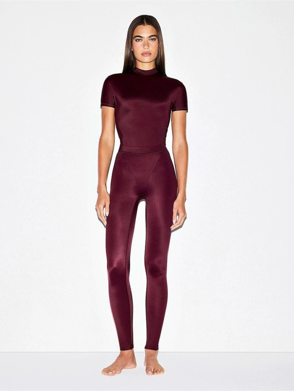 NikeSKIMS Shine Women's High-Waisted V-Panel 26" Leggings